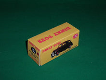 Load image into Gallery viewer, Dinky Toys #152 (# 40d) Austin Devon Saloon.