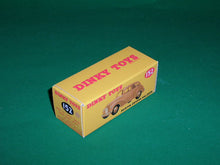 Load image into Gallery viewer, Dinky Toys #152 (# 40d) Austin Devon Saloon.