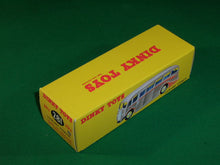 Load image into Gallery viewer, Dinky Toys #281 (#29g) Luxury Coach.