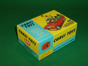 Corgi Toys #487 Chipperfield's Landrover Parade Vehicle.