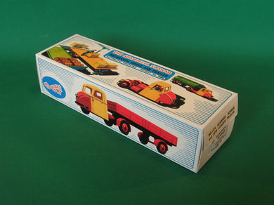Crescent Toys #1274 Scammell Scarab with Low Loader Trailer.