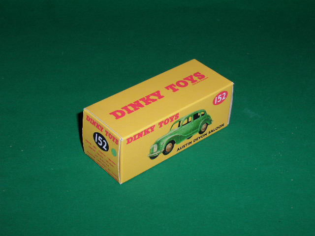Dinky Toys #152 (# 40d) Austin Devon Saloon.