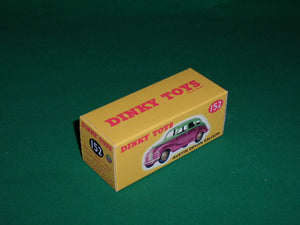 Dinky Toys #152 (# 40d) Austin Devon Saloon.