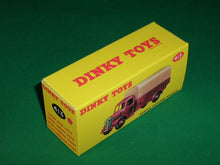 Load image into Gallery viewer, Dinky Toys #413 (# 30s) Austin Covered Wagon.