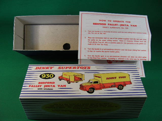 Dinky Toys #930 Bedford Pallet Jekta Van.