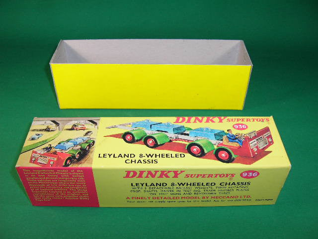 Dinky Toys #936 Leyland 8-Wheel Test Chassis.