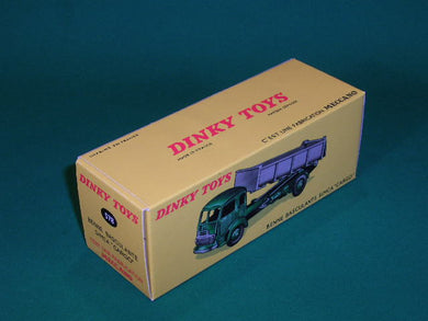 French Dinky Toys #578 (#33B) Benne Basculante Simca 'Cargo'.